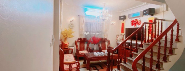 Cho thuê nhà vị trí mặt tiền gần Trần Cung, Hà Nội, giá thuê khuyến mãi 12 triệu/tháng diện tích rộng là 40m2, trong nhà tổng quan bao gồm 4 phòng ngủ-02
