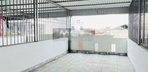 Giá bán chỉ 3.85 tỷ bán nhà có diện tích 34m2 vị trí đặt tọa lạc ngay trên Việt Hưng, Long Biên ngôi nhà bao gồm 3 PN hỗ trợ mọi thủ tục miễn phí-02