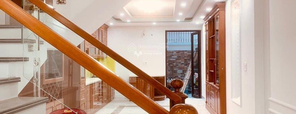 Ngôi nhà bao gồm có 4 phòng ngủ, bán nhà ở có diện tích 73m2 bán ngay với giá quy định chỉ 6.2 tỷ nằm trên Nguyễn Văn Hới, Hải An hướng Tây-03
