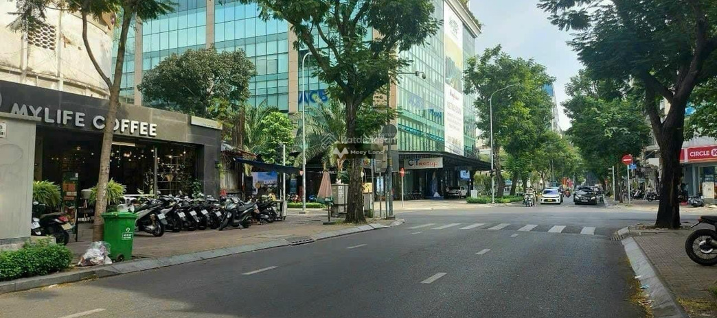 Vị trí đẹp gần Quận 1, Hồ Chí Minh bán nhà giá bán chỉ 72 tỷ