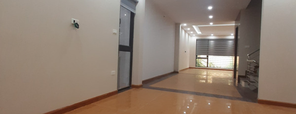 Nhà mình cần cho thuê sàn làm văn phòng 70m2 giá 7 triệu thông sàn tại phố Hoàng Văn Thái-02