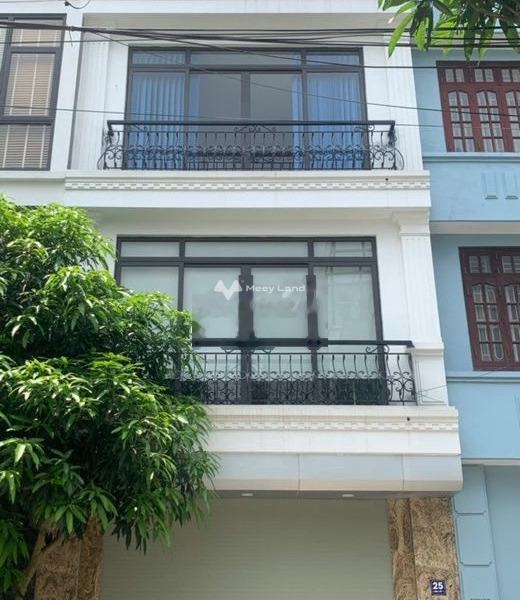 Nhà gồm 6 PN, cho thuê nhà, giá thuê đàm phán chỉ 18.5 triệu/tháng có diện tích khoảng 80m2 mặt tiền nằm ngay trên Nguyễn Khuyến, Văn Quán-01