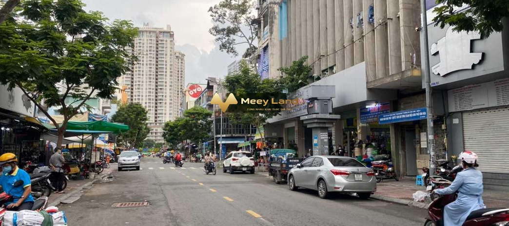 Cần tiền sắm ô tô bán nhà mặt tiền nằm ngay Đường Calmette, Hồ Chí Minh bán ngay với giá mềm 47 tỷ có diện tích chung 69.3m2 giá tốt nhất