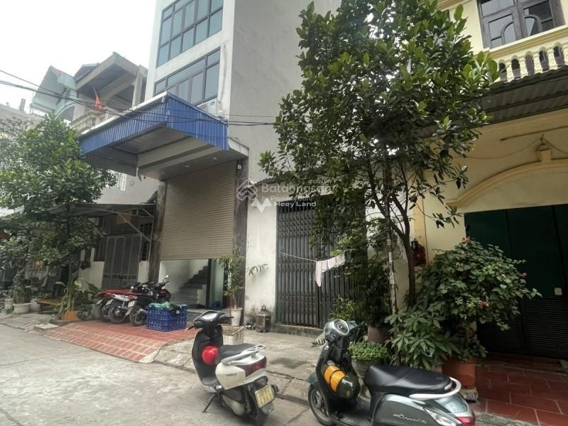 Bán nhà mặt tiền tọa lạc ngay ở Phan Trọng Tuệ, Tam Hiệp giá bán chỉ 7.5 tỷ diện tích chuẩn 95m2 tổng quan nhà thì gồm có 2 phòng ngủ-01