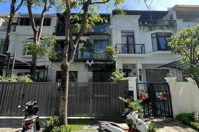 Diện tích dài 126m2, cho thuê biệt thự vị trí đặt tọa lạc ngay ở Quận 7, Hồ Chí Minh, tổng quan nhà gồm 4 PN, 4 WC lh biết chi tiết-01