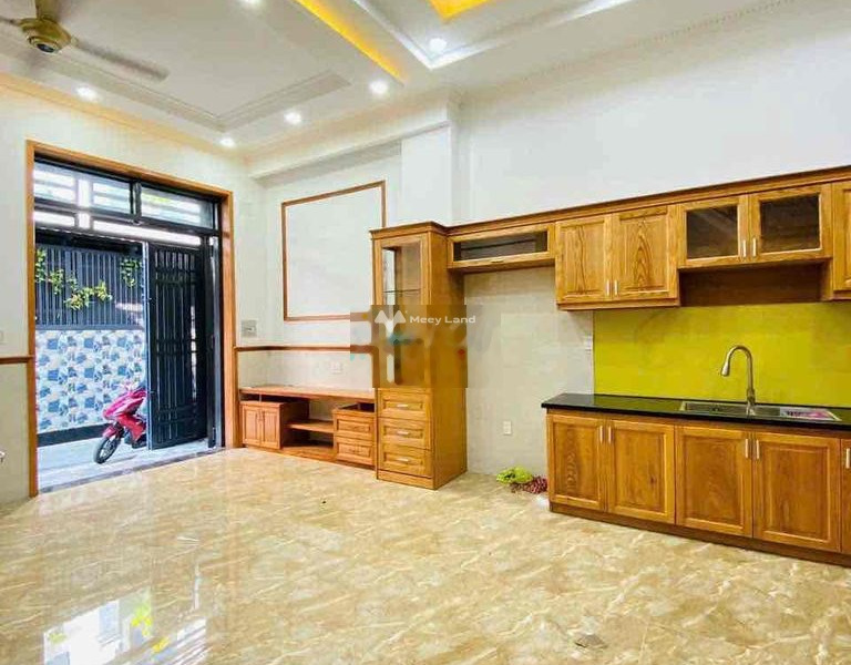 Căn nhà gồm có tất cả 4 phòng ngủ bán nhà bán ngay với giá siêu mềm chỉ 5.3 tỷ có diện tích rộng 40m2 trong Khâm Thiên, Hà Nội-01