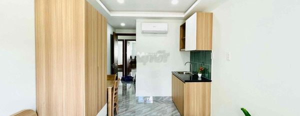Trong căn hộ nhìn chung bao gồm 1 phòng ngủ, cho thuê căn hộ vị trí đẹp ở Gò Vấp, Hồ Chí Minh, 1 WC vui lòng liên hệ để xem trực tiếp-03