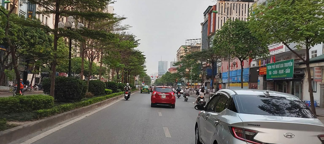 Bán đất mặt phố Hoàng Văn Thái 125m2, mặt tiền 6m, vuông đẹp