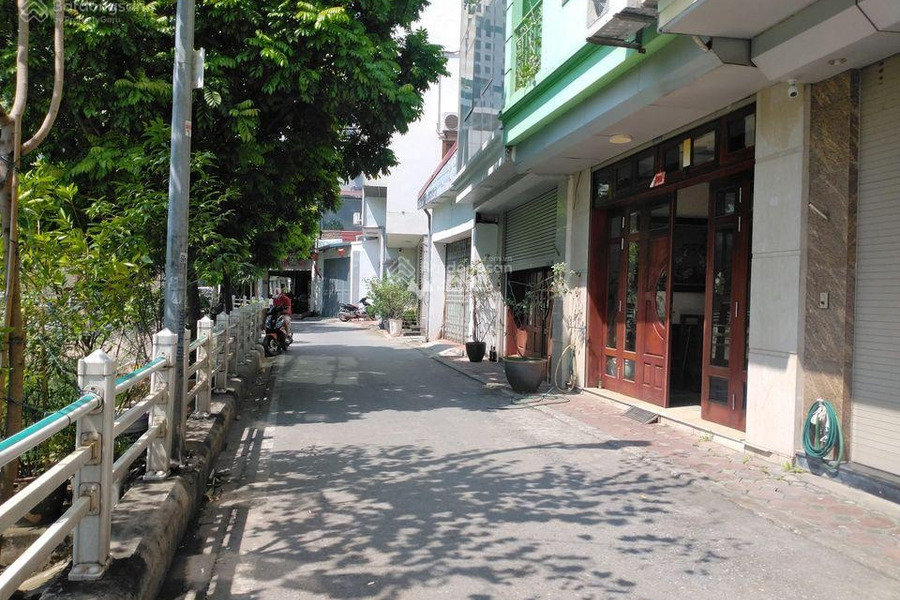 Bán nhà vị trí đặt ở trung tâm Ngọc Lâm, Long Biên bán ngay với giá khủng 10.5 tỷ có diện tích chung 53m2 tổng quan trong ngôi nhà gồm 4 PN-01