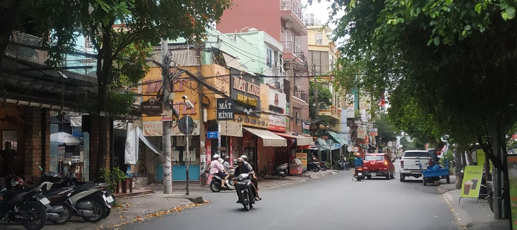 Ở tại Phường 10, Hồ Chí Minh, bán nhà, bán ngay với giá hợp lý 9.6 tỷ có diện tích gồm 68m2, nhà này gồm có 4 PN vị trí siêu đẹp