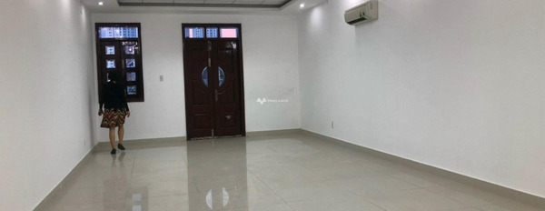 Có một diện tích 100m2, cho thuê nhà ở vị trí đẹp nằm ở Quận 7, Hồ Chí Minh, trong nhà này có 4 phòng ngủ, 4 WC vị trí đắc địa-02