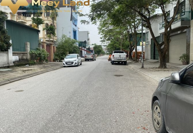 Vị trí thuận lợi ngay trên Long Biên, Hà Nội cần bán kho bãi 72 m2 giá bán khởi điểm chỉ 6.6 tỷ với đường có độ 13 mét cảm ơn bạn đã đọc tin