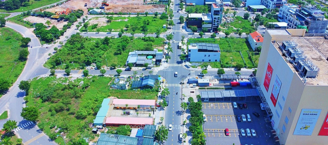 Bán nhà mặt tiền tọa lạc ngay Hải Châu, Đà Nẵng bán ngay với giá cực sốc 12.5 tỷ diện tích rộng 150m2 hướng Nam tổng quan nhà này gồm có 5 phòng ngủ