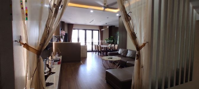Nhà gồm 3 phòng ngủ bán nhà bán ngay với giá thỏa thuận 7.68 tỷ có diện tích rộng 59m2 vị trí mặt tiền nằm ngay Nguyễn Hữu Tuệ, Gia Viên-01