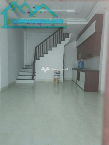 Bán nhà diện tích gồm 30m2 vị trí đặt ở trong Yên Nghĩa, Hà Nội giá bán đặc biệt chỉ 3 tỷ trong căn này thì gồm 4 PN-01