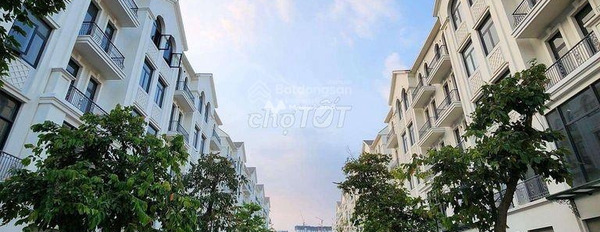 15.8 tỷ, bán liền kề có diện tích chung 126m2 vị trí đặt ngay ở Quận 9, Hồ Chí Minh nội thất năng động Không nội thất, hướng Tây - Nam vị trí siêu đẹp-03