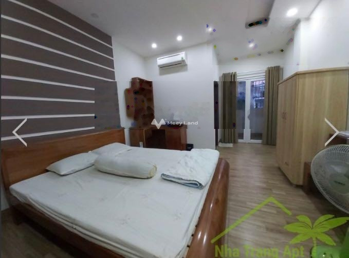 Tổng quan trong nhà 3 phòng ngủ, cho thuê nhà ở diện tích khoảng 80m2 giá thuê mềm 15 triệu/tháng vị trí mặt tiền nằm ở Nha Trang, Khánh Hòa-01