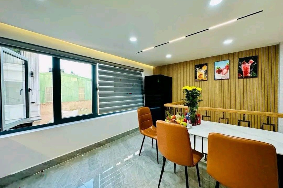 Giá siêu hời, nhà 40m2 Nguyễn Thanh Tuyền, Tân Bình. Đang cho thuê 15tr/tháng, sổ riêng -01