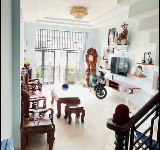 Cho thuê nhà mặt tiền tọa lạc tại Lũy Bán Bích, Tân Thành, thuê ngay với giá êm 12 triệu/tháng diện tích rộng 50m2, trong nhà bao gồm có 2 PN-01