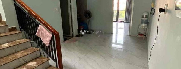 Cho thuê nhà có một diện tích sàn 130m2 vị trí đặt tọa lạc trên Lê Thanh Nghị, Đà Nẵng giá thuê hạt dẻ từ 30 triệu/tháng-02