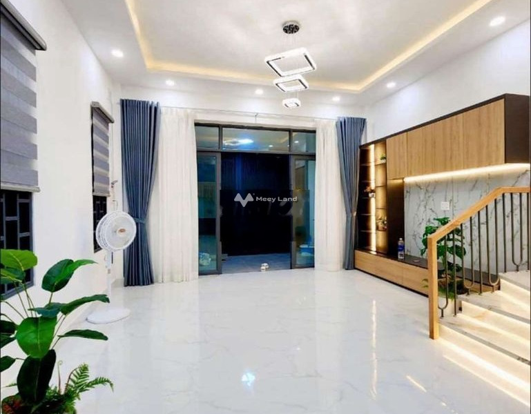 Nhà gồm 3 phòng ngủ bán nhà giá bán đề cử chỉ 1.96 tỷ diện tích rộng 10m2 vị trí đặt tọa lạc ngay trên Quận 6, Hồ Chí Minh-01
