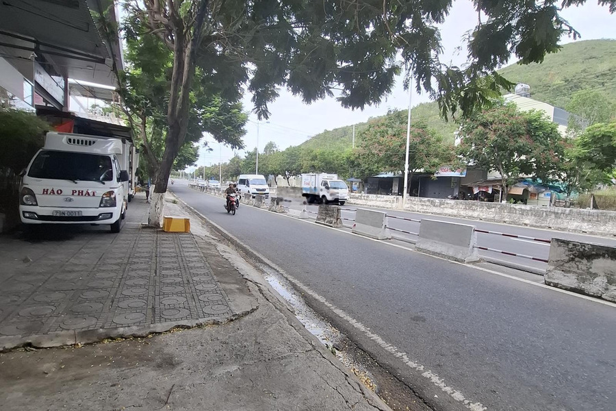 Cho thuê nhà cấp 4, mt đại lộ Nguyễn Tất Thành, Xã phước đồng (gần trường chính trị Tỉnh) giá rẻ -01