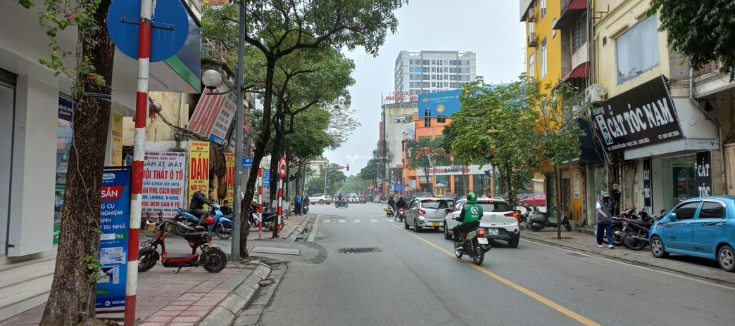 Bán nhà vị trí nằm ngay ở Nguyễn Sơn, Long Biên giá bán cực tốt 7.6 tỷ có diện tích chung là 77m2