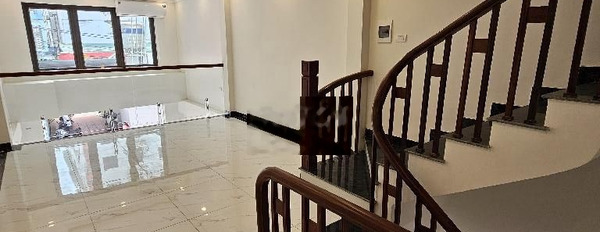 Bán nhà Giang Biên Long Biên 40m2 x 6 tầng lô góc ôtô vào nhà ngõ nông -02