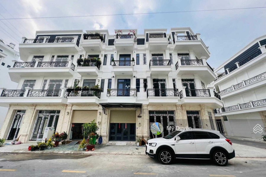 Nhà 4 PN bán nhà có diện tích chung 220m2 vị trí mặt tiền tọa lạc ngay trên An Phú Đông, Quận 12-01