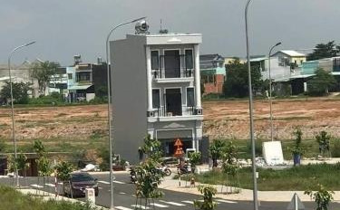 Bán nhà vào ở luôn giá hạt dẻ 2.2 tỷ diện tích rộng 300 m2 vị trí đặt ngay trung tâm Bình Chuẩn, Thuận An-02