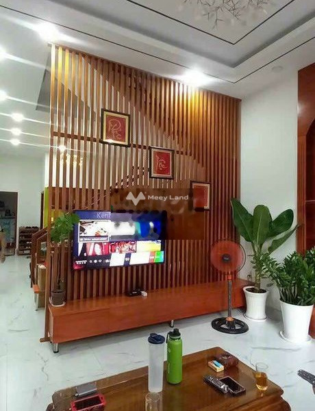 Nhà gồm 3 phòng ngủ, cho thuê nhà, giá thuê chỉ từ chỉ 15 triệu/tháng có một diện tích là 90m2 vị trí đẹp nằm ngay Thủ Đức, Hồ Chí Minh-01