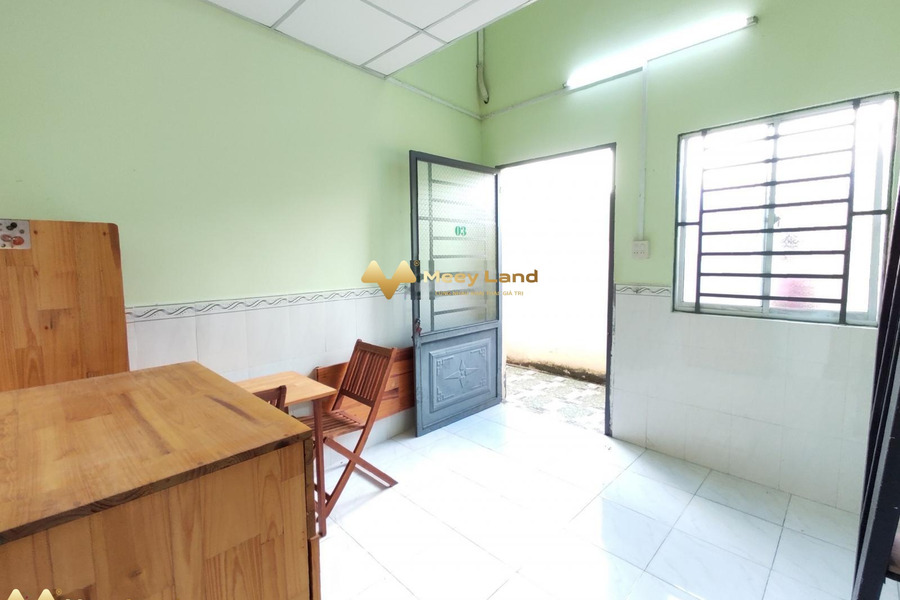 Có diện tích chuẩn 25 m2 cho thuê phòng trọ vị trí thuận lợi tọa lạc trên Ninh Kiều, Cần Thơ bãi đậu xe rộng-01