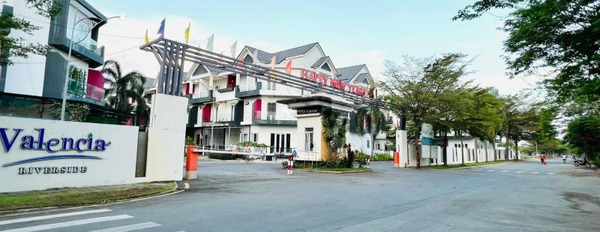 Trong ngôi nhà này gồm 3 phòng ngủ, cho thuê nhà ở với tổng diện tích 75m2 giá thuê mua ngay chỉ 11 triệu/tháng nằm trên Nguyễn Duy Trinh, Quận 9-03
