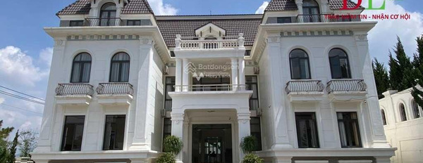 Nhà tổng quan gồm có 14 phòng ngủ, bán biệt thự, bán ngay với giá khủng chỉ 75 tỷ diện tích vừa phải 957m2 vị trí đặt gần Nguyễn Hữu Cảnh, Lâm Đồng-03