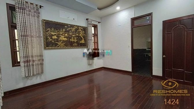 Cho thuê biệt thự diện tích dài 300m2 tọa lạc gần Thống Nhất, Biên Hòa giá thuê êm chỉ 20 triệu/tháng, trong căn này có 3 phòng ngủ, 3 WC-01