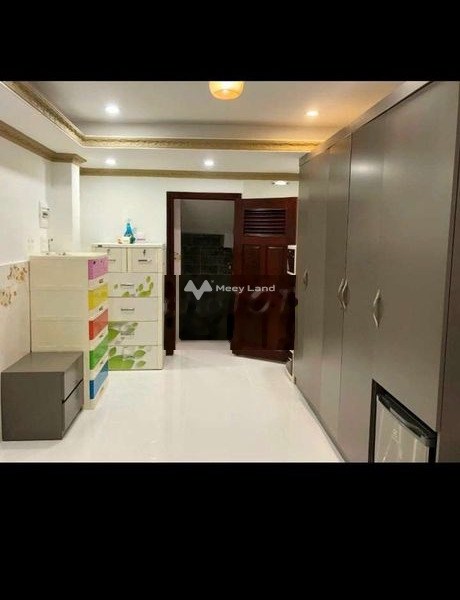 Cho thuê nhà diện tích chuẩn 28m2 ngay Phường 1, Hồ Chí Minh giá thuê đề xuất chỉ 14 triệu/tháng, nhà này bao gồm 3 phòng ngủ, 4 WC-01