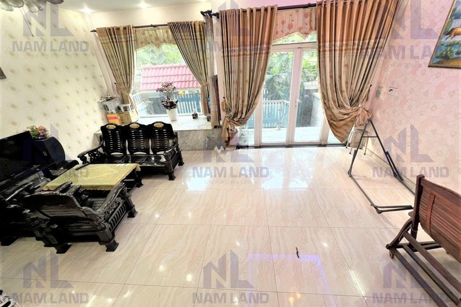 Cho thuê nhà tọa lạc trên Đường 11, Hồ Chí Minh, thuê ngay với giá cạnh tranh từ 30 triệu/tháng diện tích thực tế 119m2, ngôi nhà có tổng 4 phòng ngủ-01