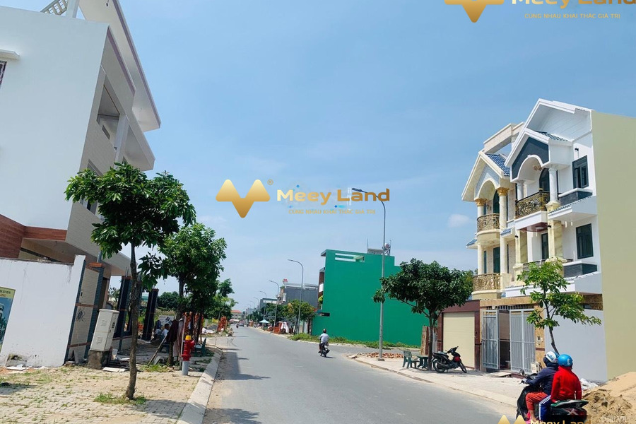 Vị trí đẹp ngay Huyện Bình Chánh, Hồ Chí Minh bán đất, giá bán mua liền 1.61 tỷ có một dt 85 m2-01