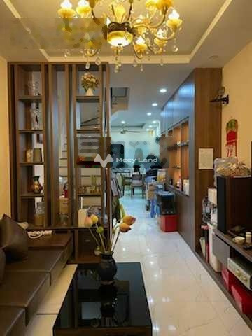 Nhà gồm 7 phòng ngủ bán nhà bán ngay với giá khuyến mãi 7.8 tỷ có diện tích chung là 50m2 vị trí thuận lợi Thịnh Quang, Hà Nội-01