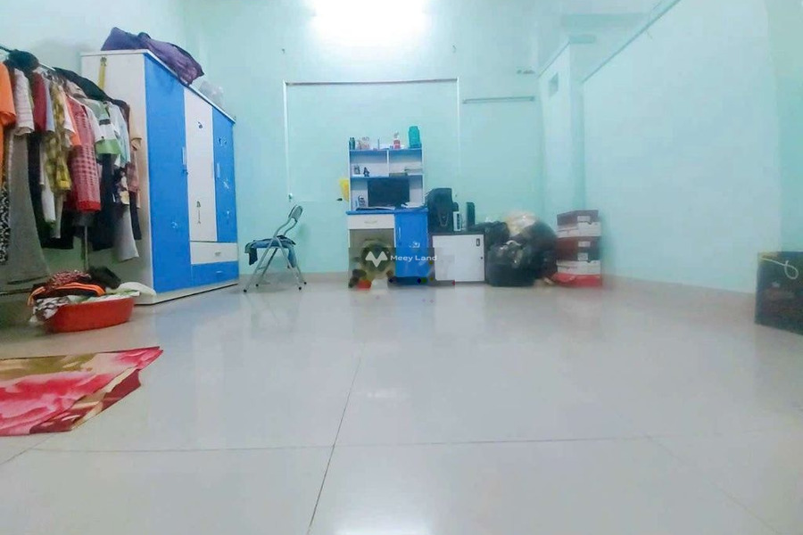 Nhà bao gồm có 3 phòng ngủ, bán nhà ở diện tích rộng 93m2 bán ngay với giá cực sốc từ 3 tỷ vị trí đặt tọa lạc ngay ở Nguyễn Thị Tồn, Biên Hòa-01