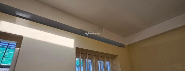 Diện tích chính là 40m2, cho thuê nhà ở vị trí thuận lợi gần Phú Thọ Hòa, Hồ Chí Minh, trong nhà nhìn chung gồm có 3 phòng ngủ vị trí trung tâm-03