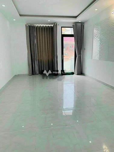 Diện tích sàn là 190m2, cho thuê nhà ở vị trí đẹp nằm ở Thích Quảng Đức, Phường 5, trong căn này gồm 3 phòng ngủ, 4 WC vị trí trung tâm-01