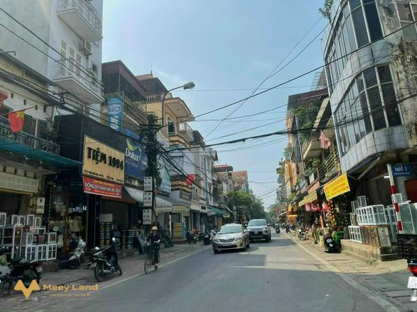 Trung tâm phố Phùng Khắc Khoan, Quang Trung, Sơn Tây, Hà Nội