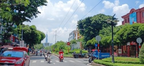 Diện tích 500m2, bán biệt thự tọa lạc ở Phú Nhuận, Hồ Chí Minh, ngôi nhà này có 4 PN, với mặt lộ rộng 16 m bãi đậu xe rộng-03