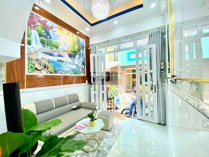 Vị trí hấp dẫn ngay tại Trần Hưng Đạo, Hồ Chí Minh bán nhà bán ngay với giá cơ bản từ 1.2 tỷ ngôi nhà này gồm 4 phòng ngủ 3 WC-01