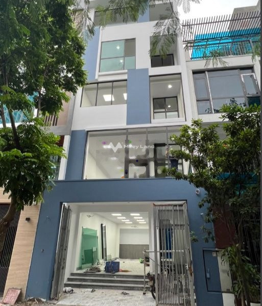 Tổng 7 phòng ngủ cho thuê nhà ở có diện tích thực là 55m2 thuê ngay với giá rẻ 20 triệu/tháng tọa lạc trên Phạm Tuấn Tài, Hà Nội-01