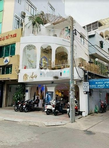 Giá thuê đàm phán 82 triệu/tháng cho thuê cửa hàng có diện tích khoảng 240m2 vị trí đặt nằm trên Quận 1, Hồ Chí Minh có chỗ để xe-01