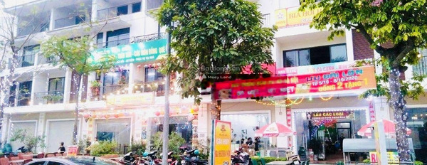 Ngay Sunny Garden City, bán liền kề căn nhà có nội thất cơ bản Cơ bản vị trí thuận lợi nằm trên Sài Sơn, Hà Nội diện tích tầm trung 100m2-02