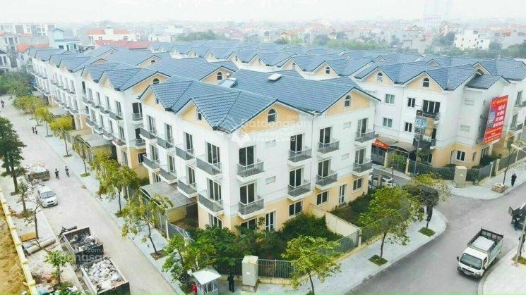 Bán biệt thự giá 18 tỷ, diện tích 154m2 vị trí thuận lợi ở Đường 5, Hà Nội-01