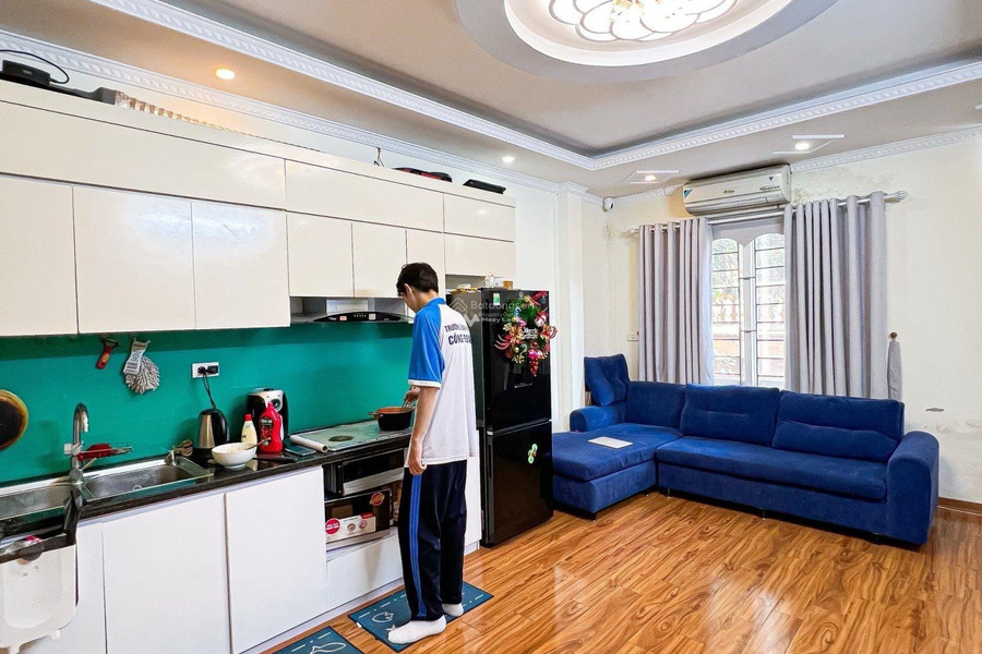 Nhà gồm 3 PN, cho thuê nhà, giá thuê cực sốc từ 13 triệu/tháng có diện tích tiêu chuẩn 33m2 vị trí đẹp nằm tại Khương Đình, Hà Nội-01